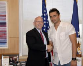 Macedonian star player Kiril Lazarov visits with Ambassador Reeker in Skopje